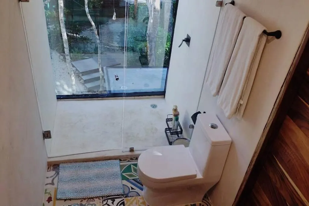 Апартаменты Reflective Jungle Treehouse With Plunge Pool Тулум