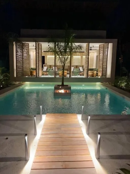 Апартаменты Reflective Jungle Treehouse With Plunge Pool Тулум Мексика